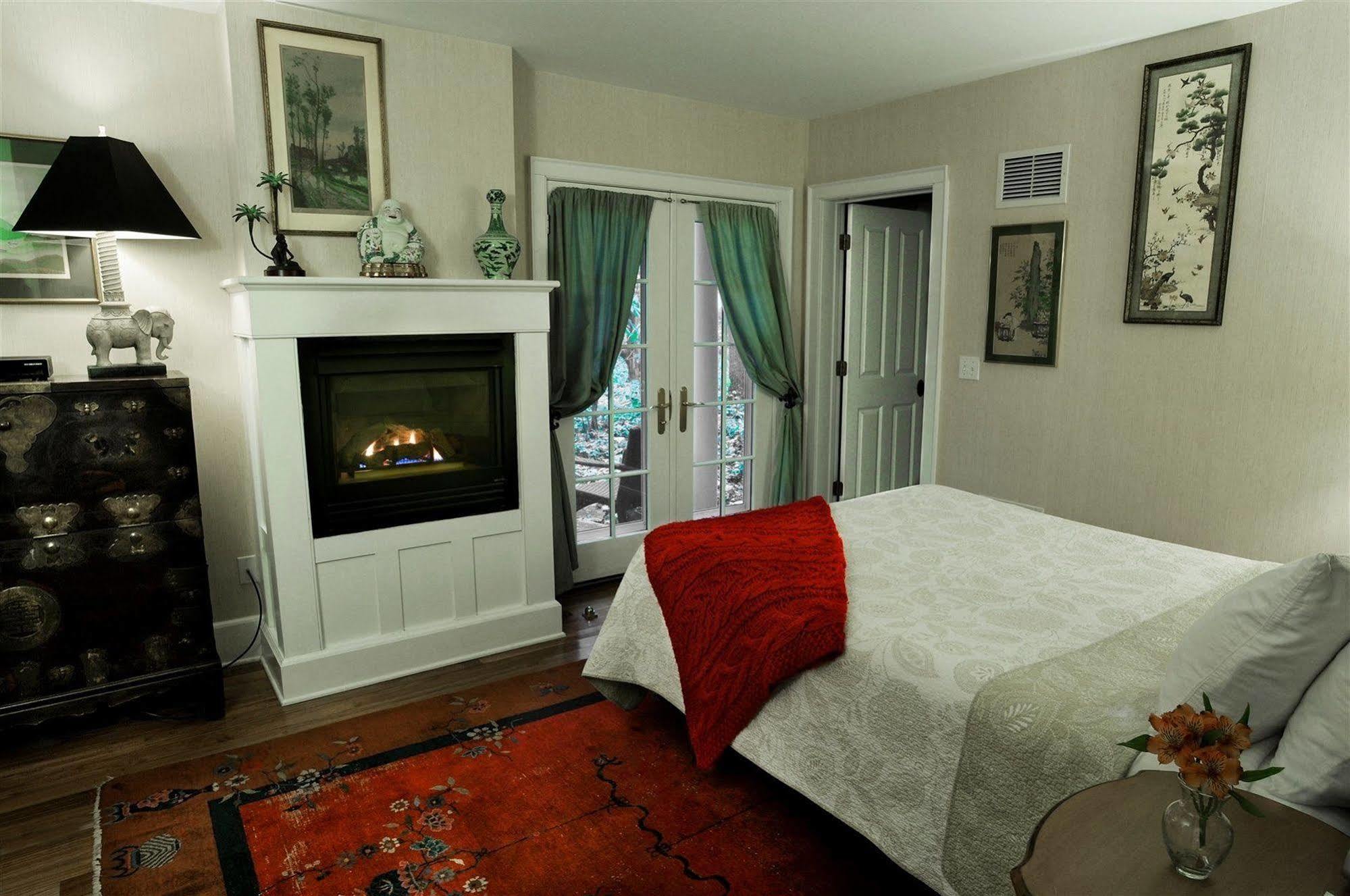Buttermilk Falls Inn & Spa Milton Екстериор снимка